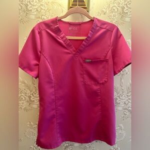 Figs Electric Orchid Slim Scrub Top S